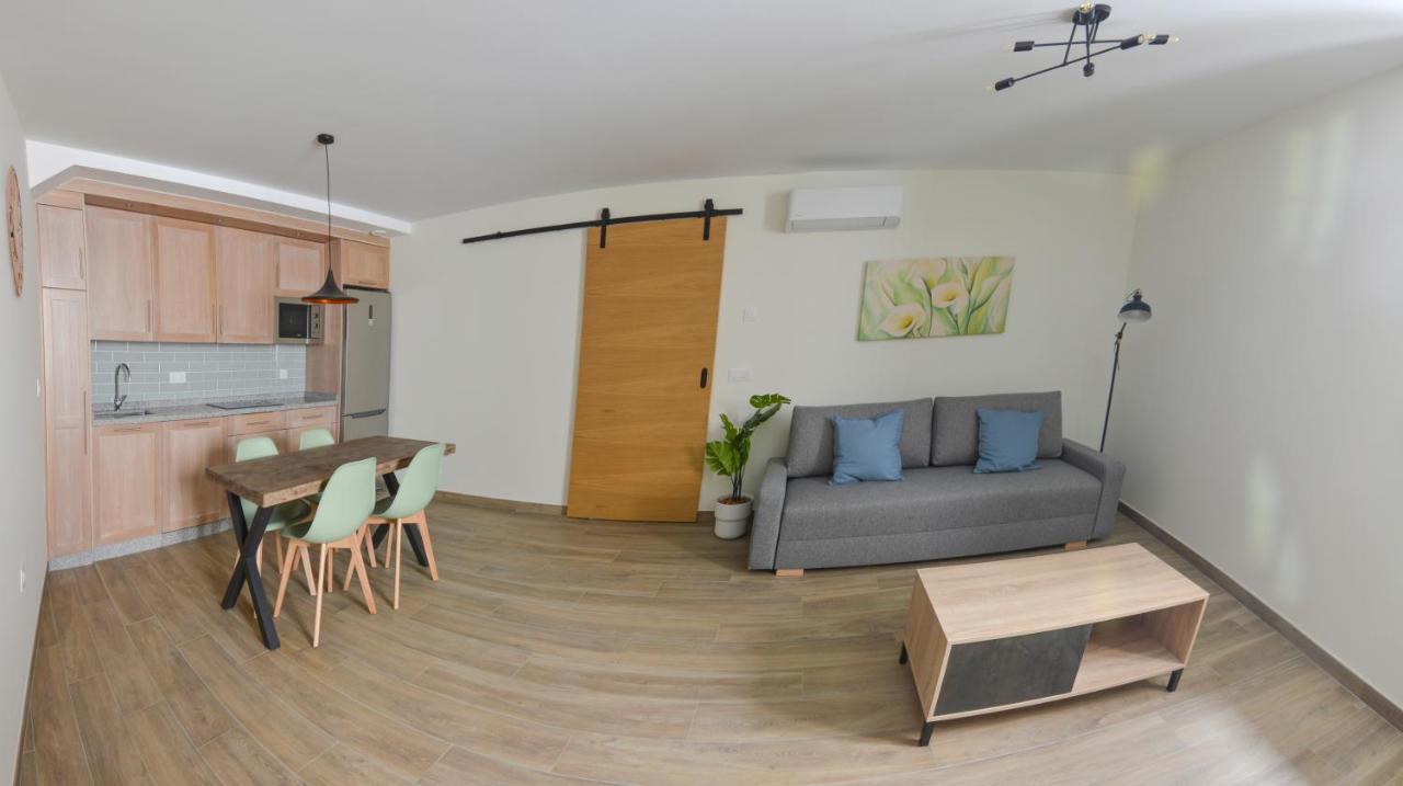 Apartamentos Turísticos Hornillo Caces Exterior foto